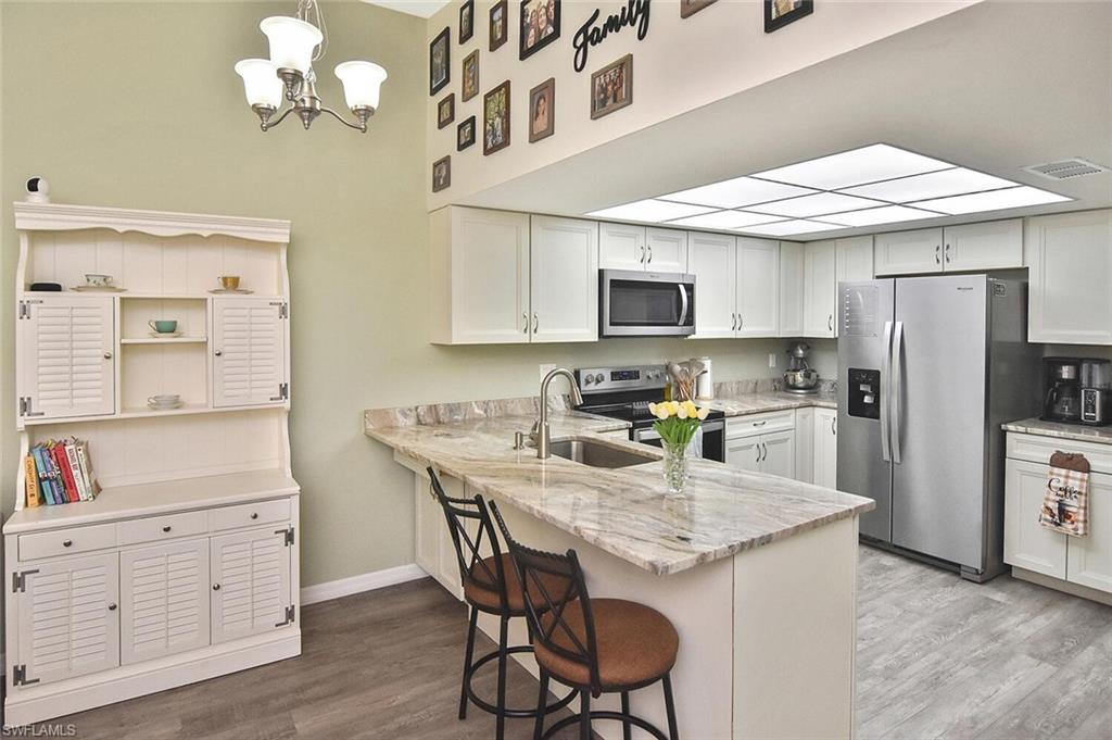 FOXMOOR LAKES - Residential