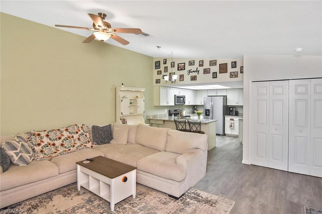 FOXMOOR LAKES - Residential