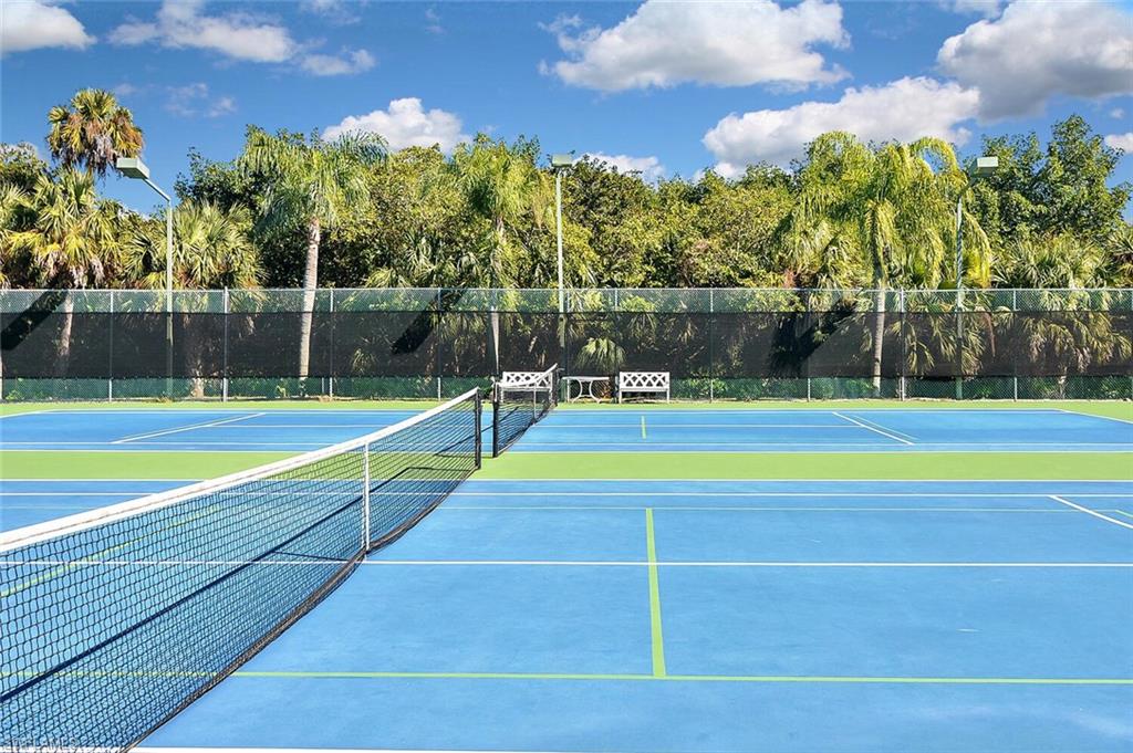 FOXMOOR LAKES - Residential