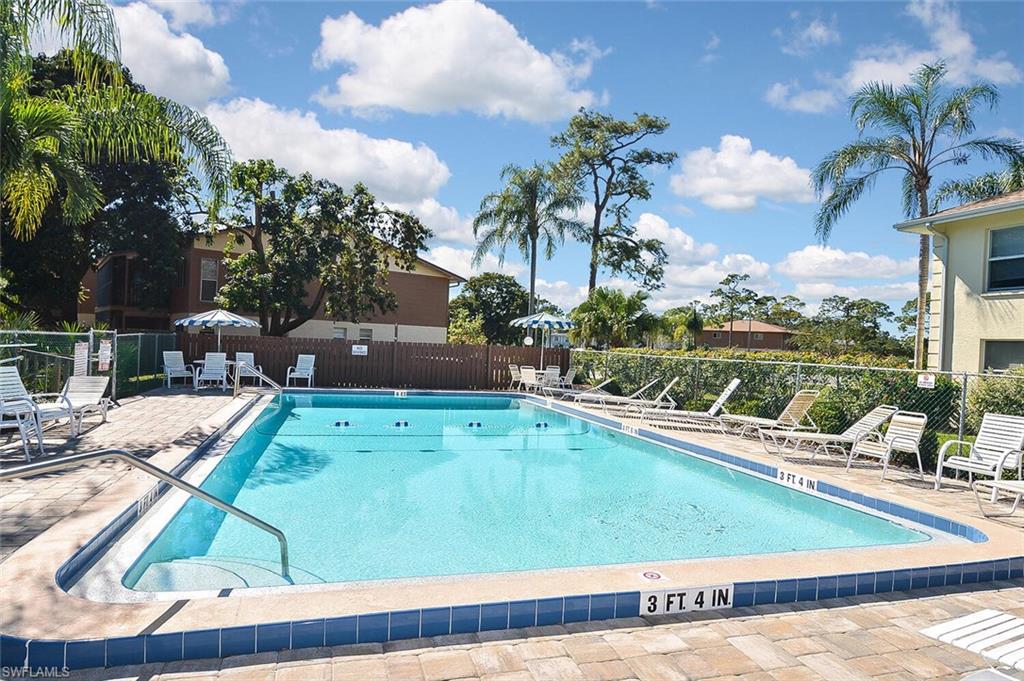 FOXMOOR LAKES - Residential