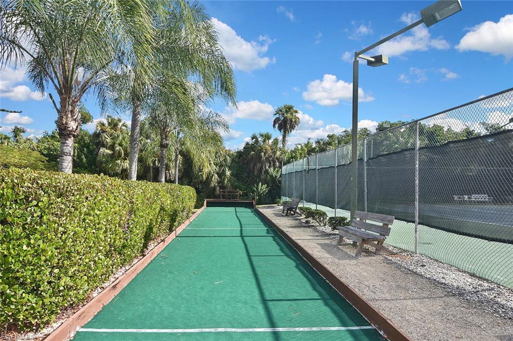 FOXMOOR LAKES - Residential