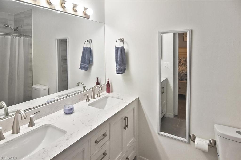 FOXMOOR LAKES - Residential