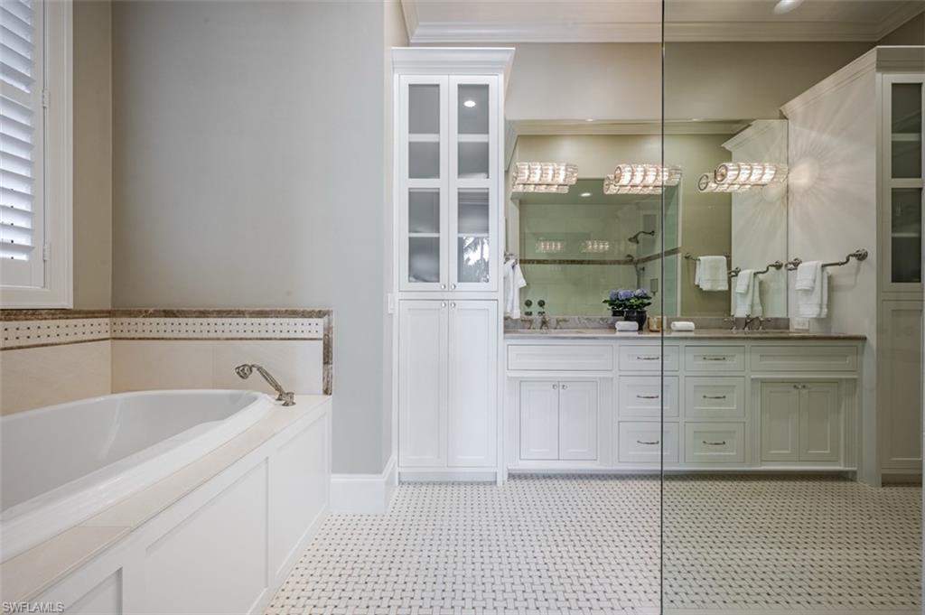 ROYAL HARBOR - Residential