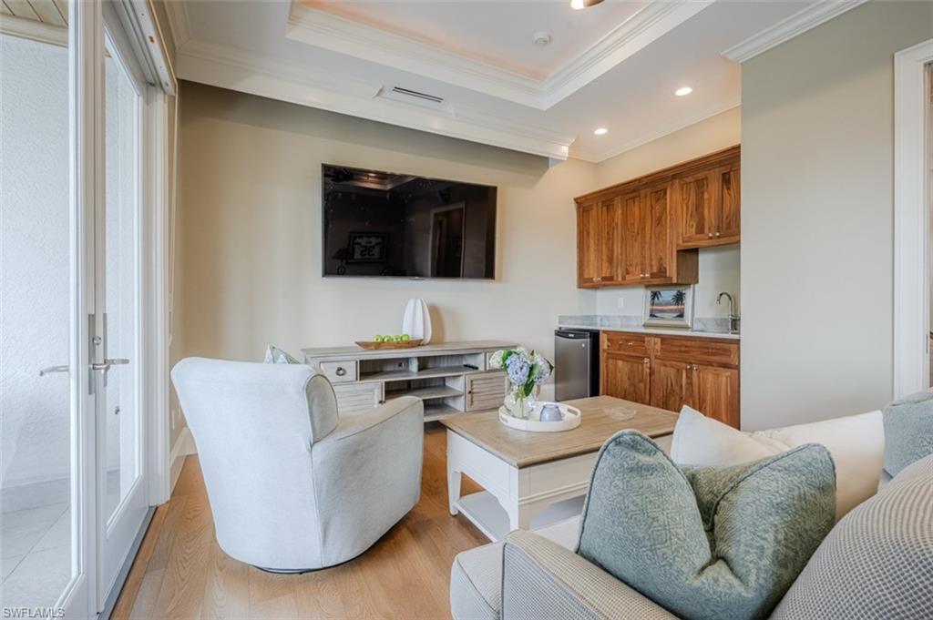 ROYAL HARBOR - Residential