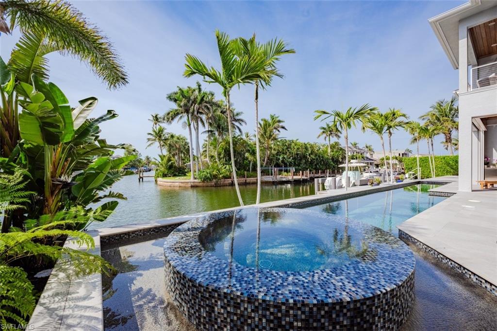 ROYAL HARBOR - Residential