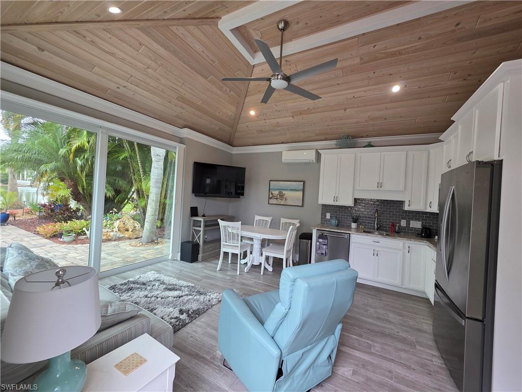 RIVERBEND MOTORCOACH RESORT - Land