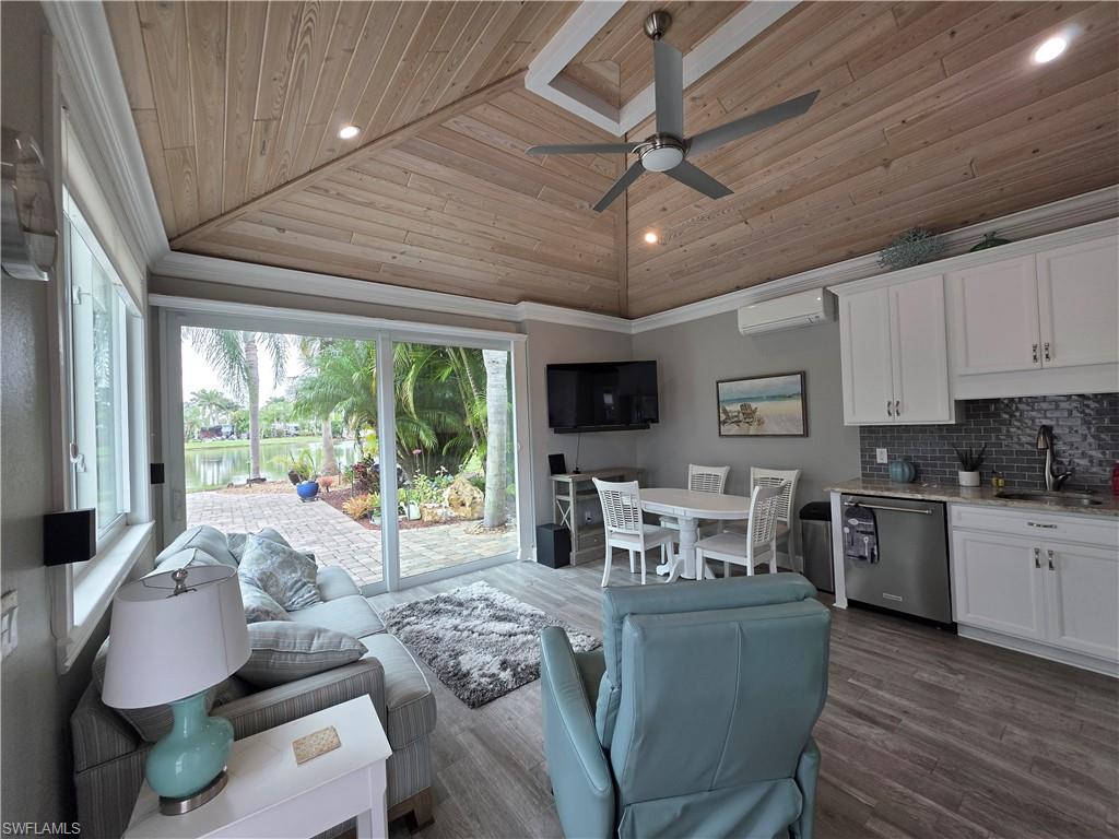 RIVERBEND MOTORCOACH RESORT - Land