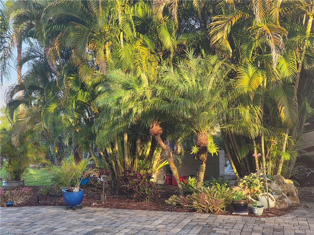 RIVERBEND MOTORCOACH RESORT - Land