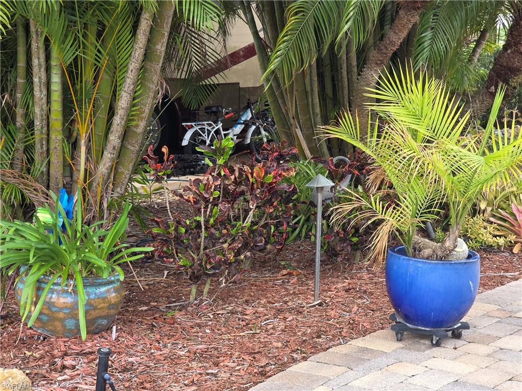 RIVERBEND MOTORCOACH RESORT - Land