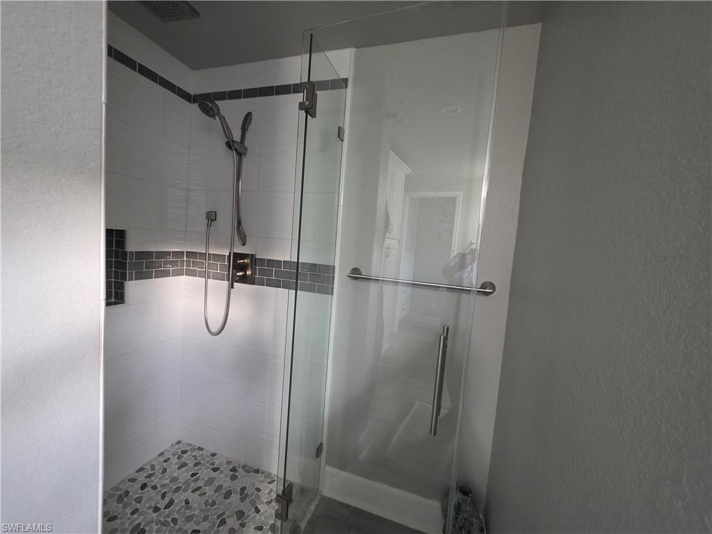 RIVERBEND MOTORCOACH RESORT - Land