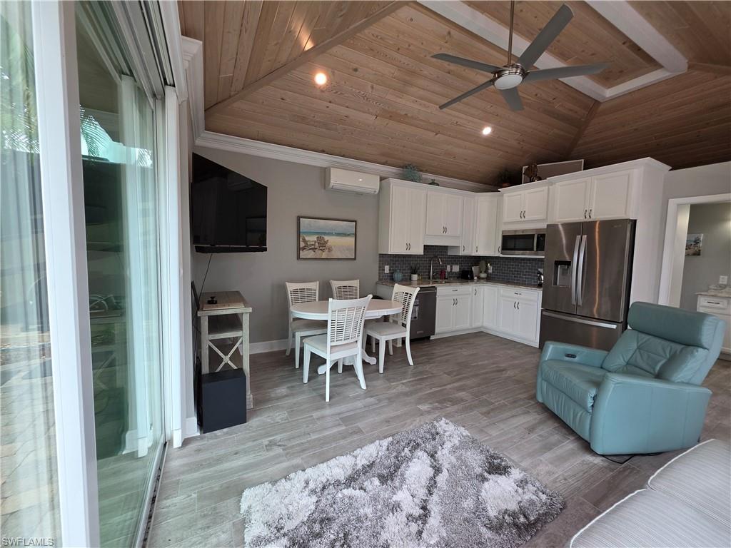 RIVERBEND MOTORCOACH RESORT - Land