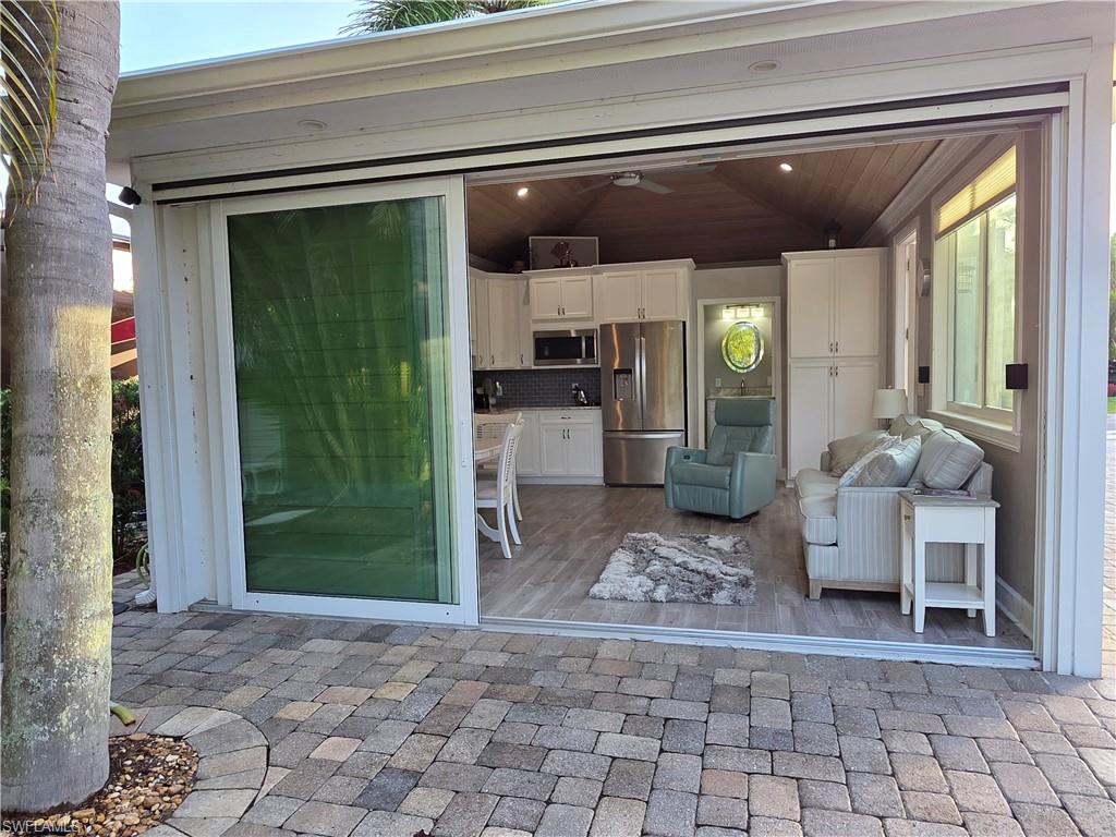 RIVERBEND MOTORCOACH RESORT - Land