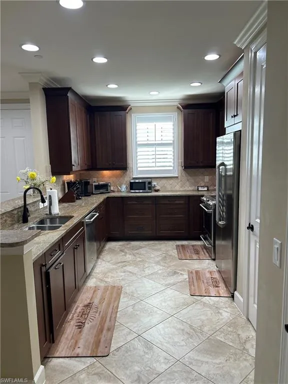 Naples, Florida 34119, United States, 2 Bedrooms Bedrooms, ,3 BathroomsBathrooms,Residential,Active,62423