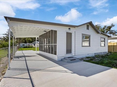 A home in PUNTA GORDA