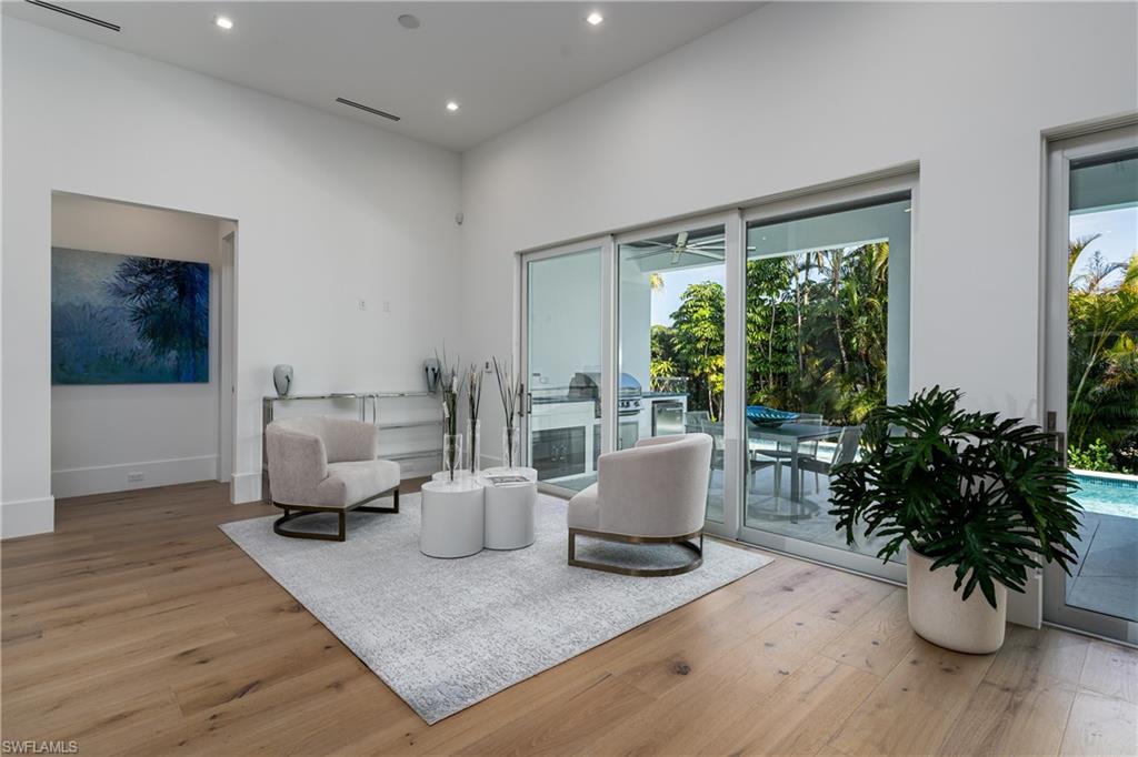 PARK SHORE - Residential