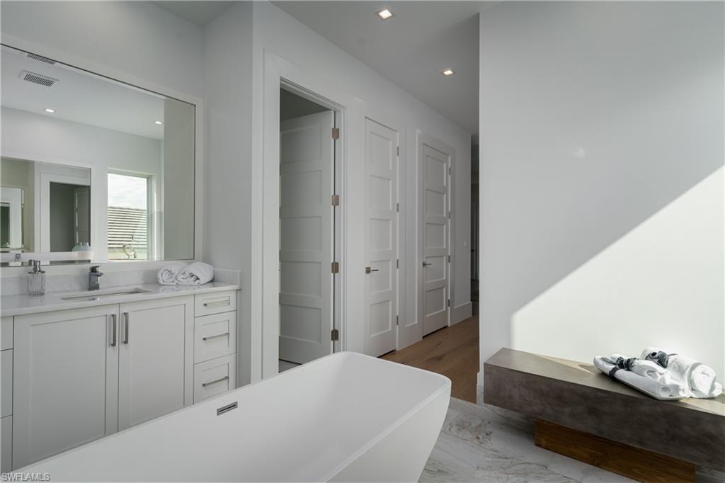 PARK SHORE - Residential