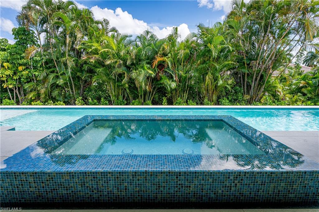 PARK SHORE - Residential