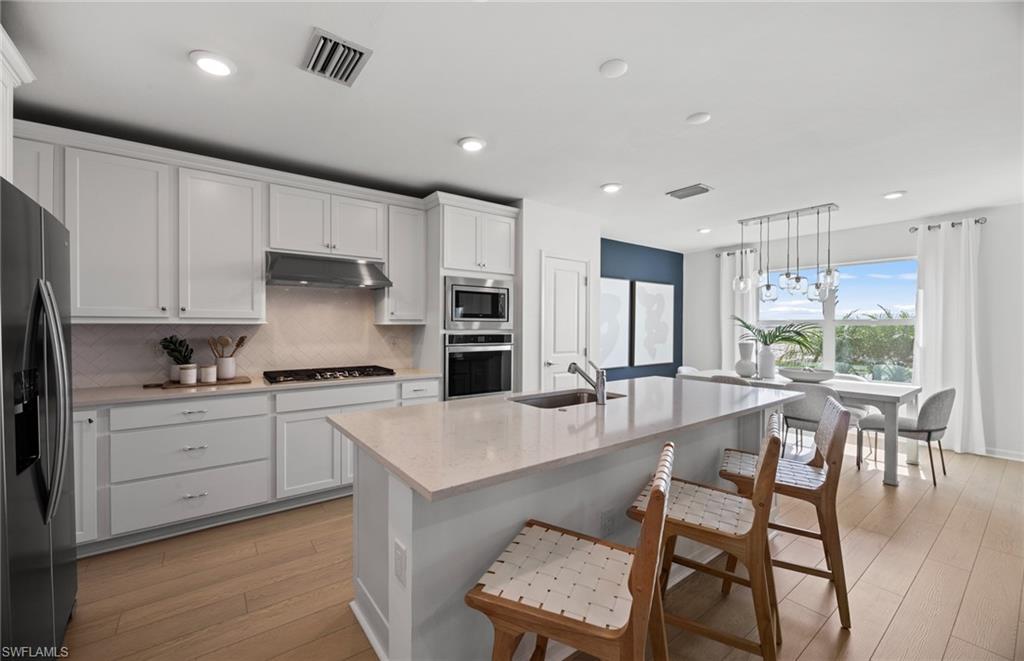 WHISPERING LAKES - Residential