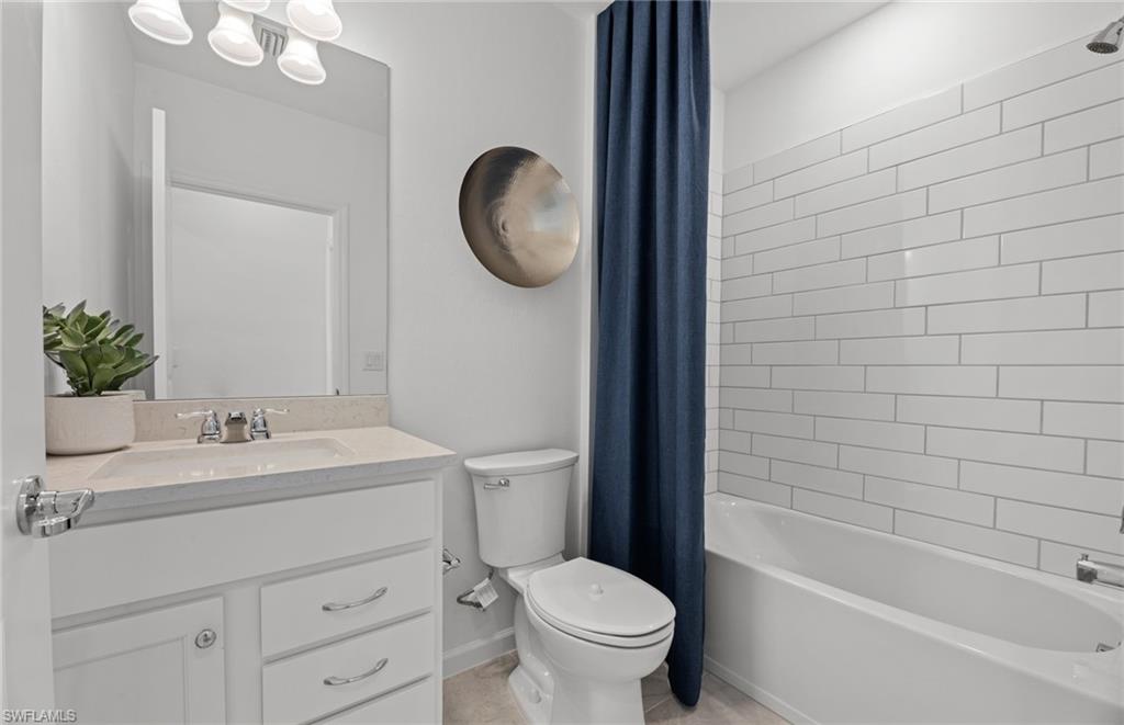 WHISPERING LAKES - Residential