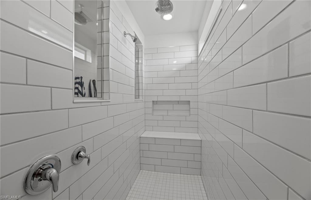 WHISPERING LAKES - Residential