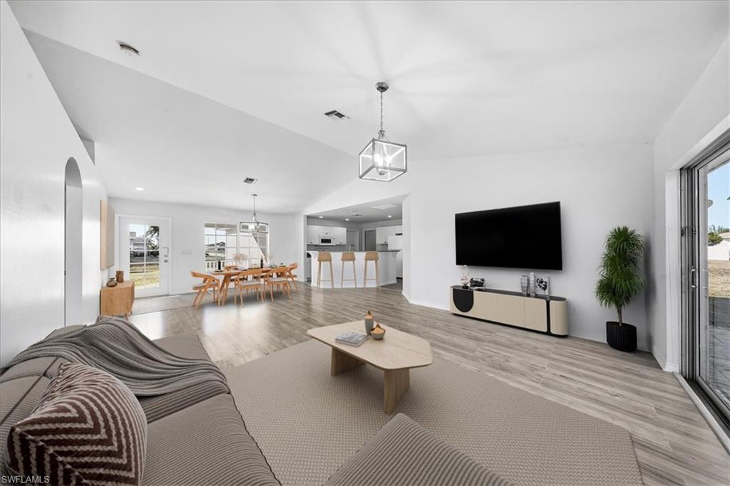 CAPE CORAL - Residential