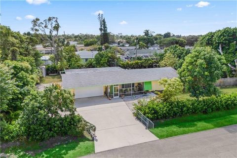 2248 Ephraim AVE FORT MYERS FL 33907