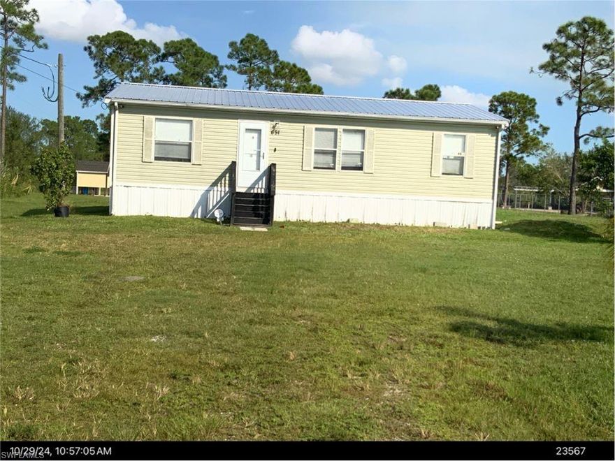 This beautiful 3 bedroom 2 bathroom mobile home sits in the country side of Clewiston. This rental comes fully furnished, stainless steel appliances, washer & dryer included.  The primary suite offers a dual vanity, soaking tub, and large walk-in closet. With a large back yard to host family gatherings. This is your perfect rental. The primary suite offers a dual vanity, walk-in shower, soaking tub, and large walk-in closet.