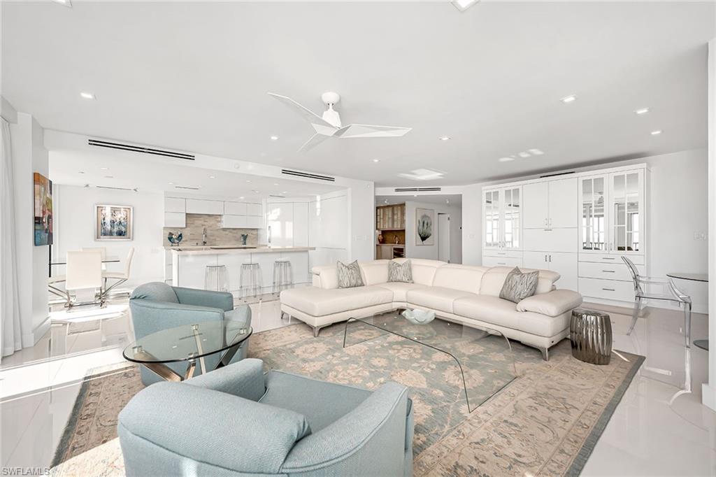 CONTESSA AT BAY COLONY - Residential