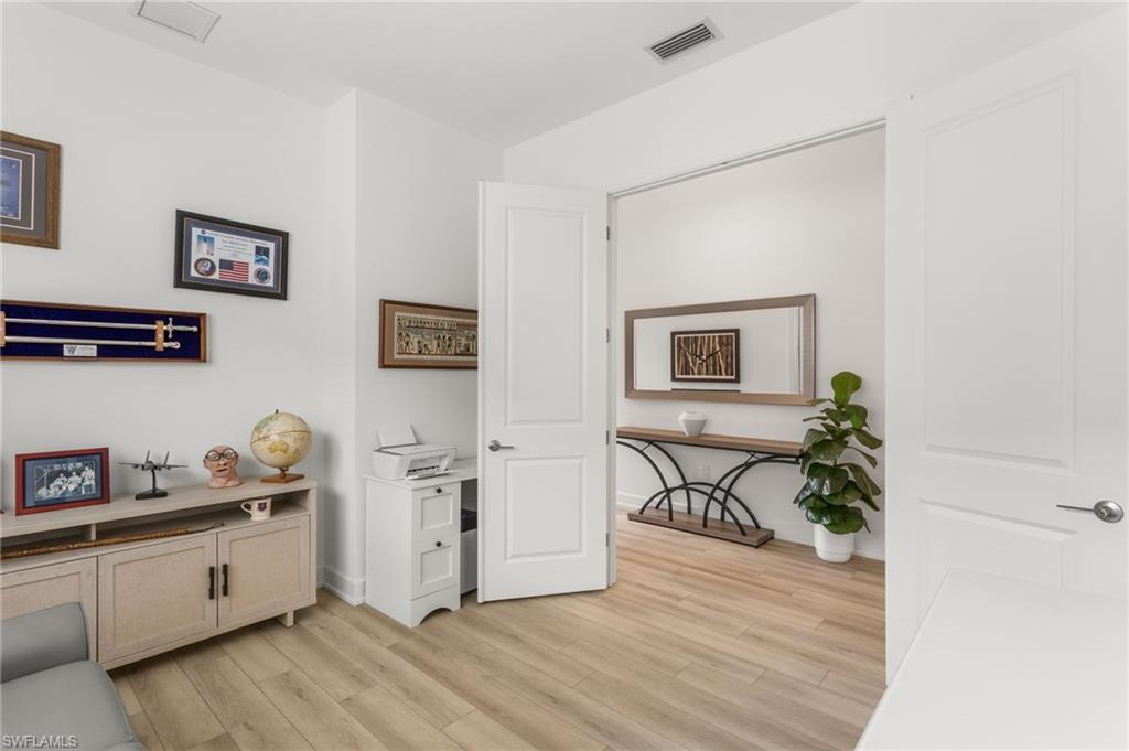 VALENCIA TRAILS - Residential