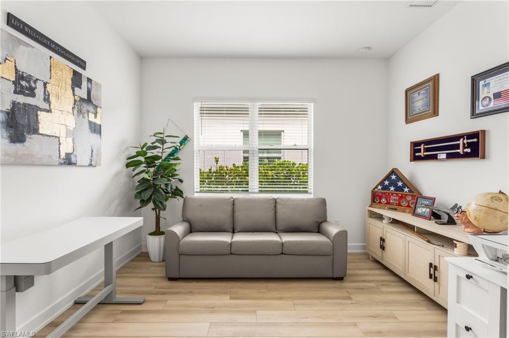 VALENCIA TRAILS - Residential