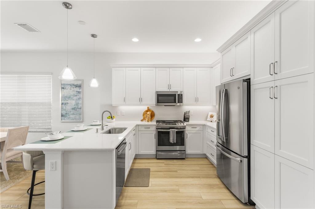 VALENCIA TRAILS - Residential