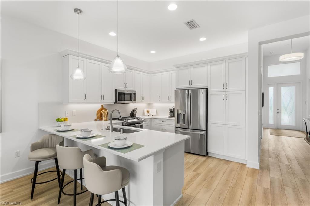 VALENCIA TRAILS - Residential