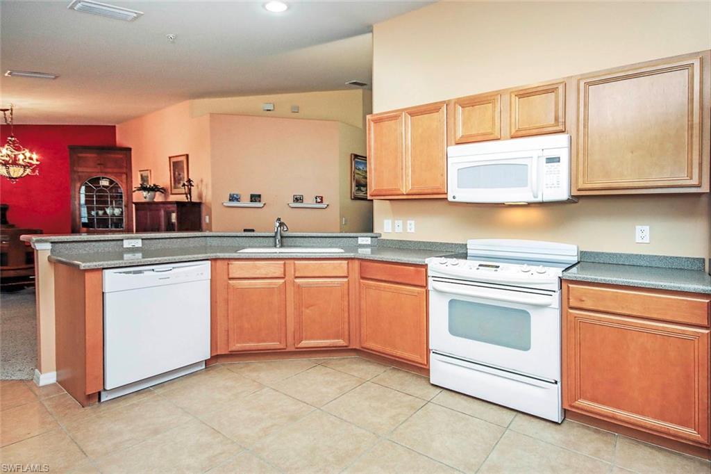 SABAL POINTE - Residential