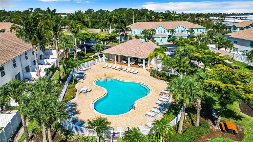 FOREST LAKE TOWNHOMES - Residential