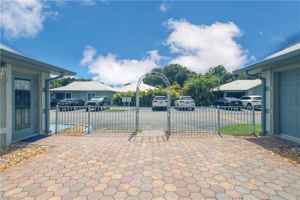 VISTA GARDENS - Residential