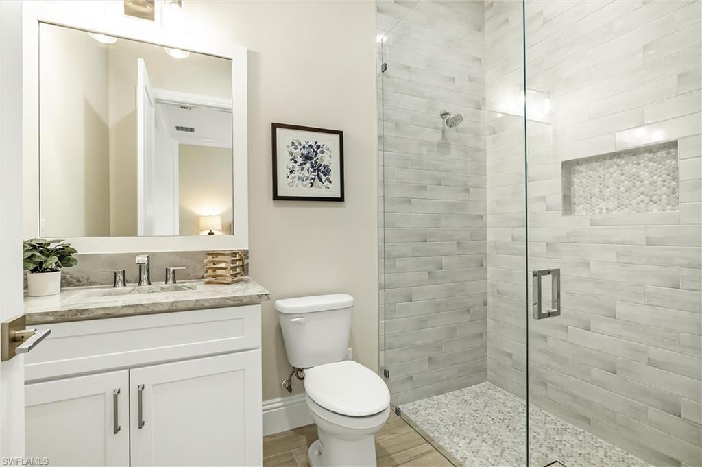 COUNTRY CLUB - Residential