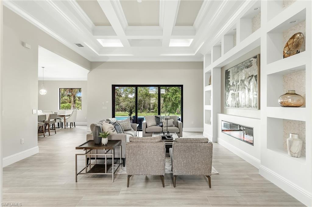 COUNTRY CLUB - Residential