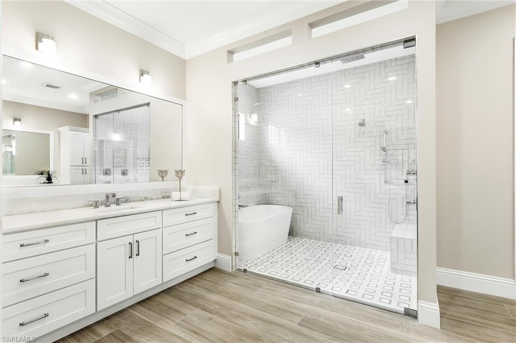 COUNTRY CLUB - Residential