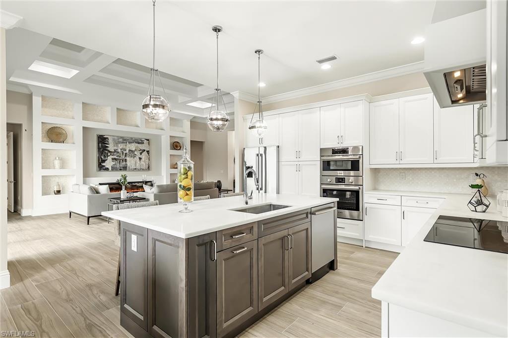 COUNTRY CLUB - Residential