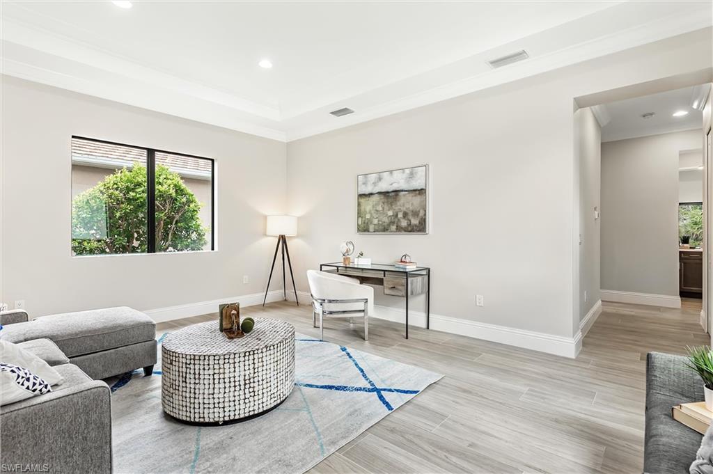 COUNTRY CLUB - Residential