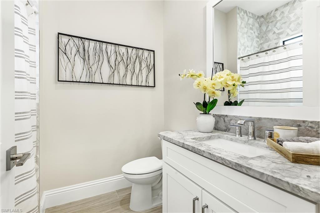 COUNTRY CLUB - Residential