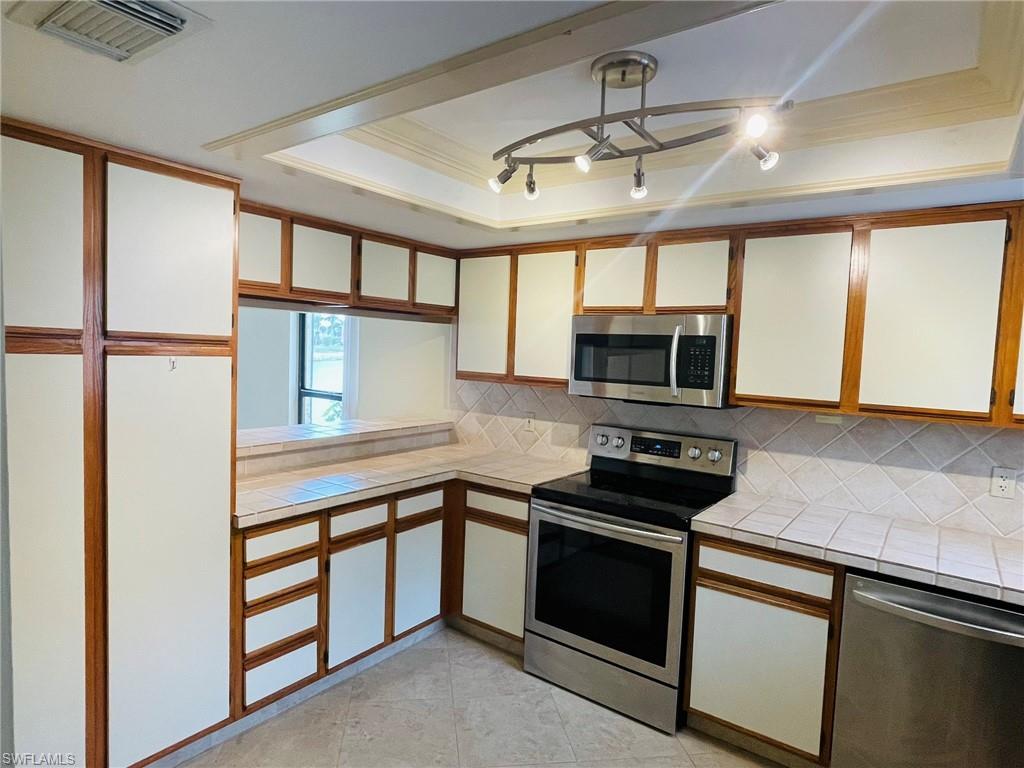 FOUNTAINS IV - Residential