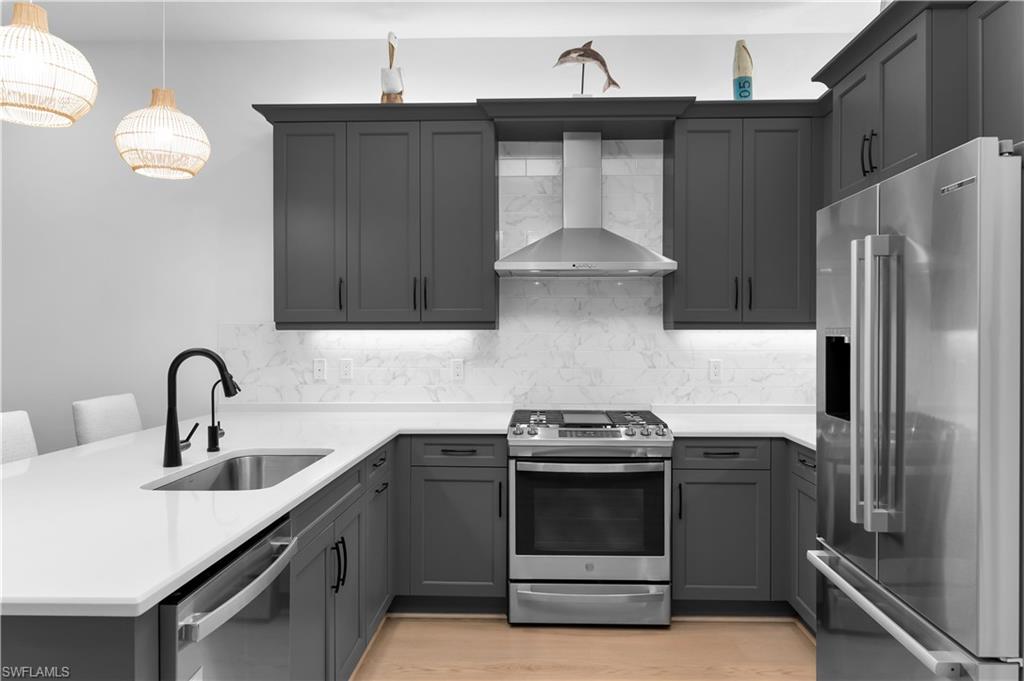 VALENCIA TRAILS - Residential