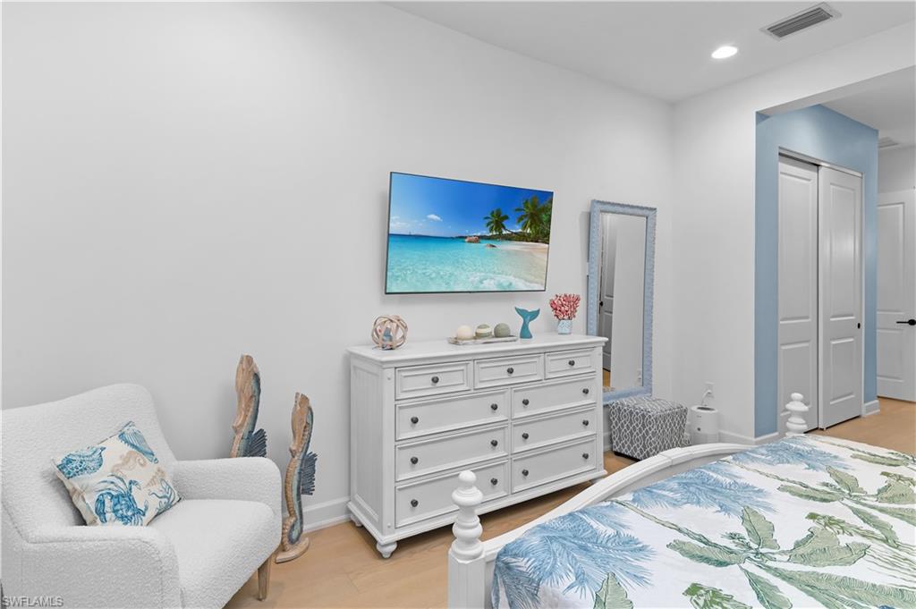 VALENCIA TRAILS - Residential