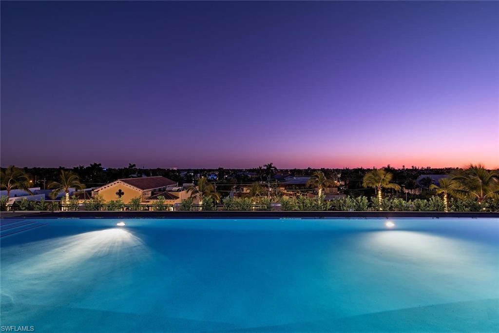 RESIDENCES AT 5TH & 5TH - Residential