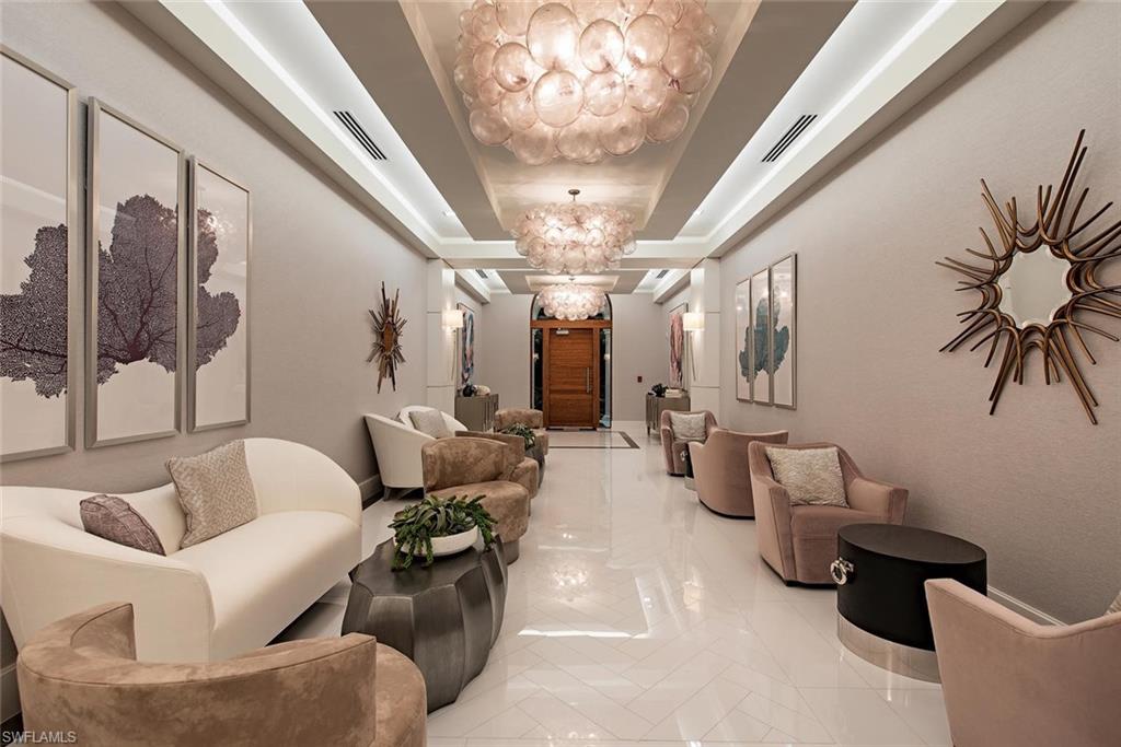 RESIDENCES AT 5TH & 5TH - Residential