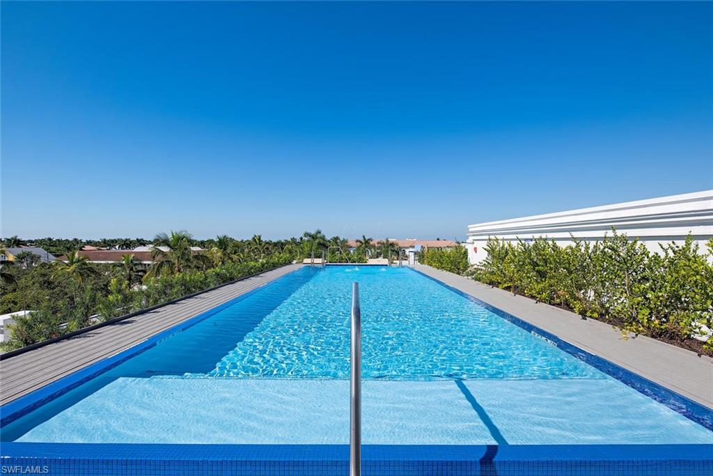 RESIDENCES AT 5TH & 5TH - Residential