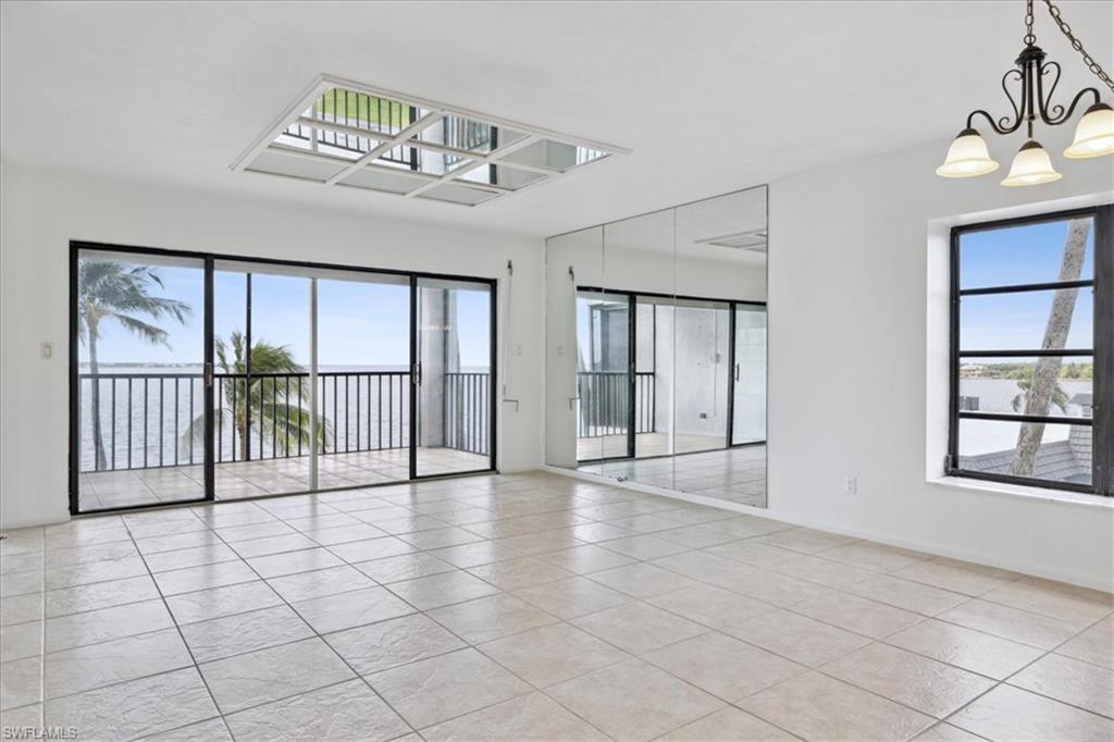 NORTH SHORE PLACE - Residential