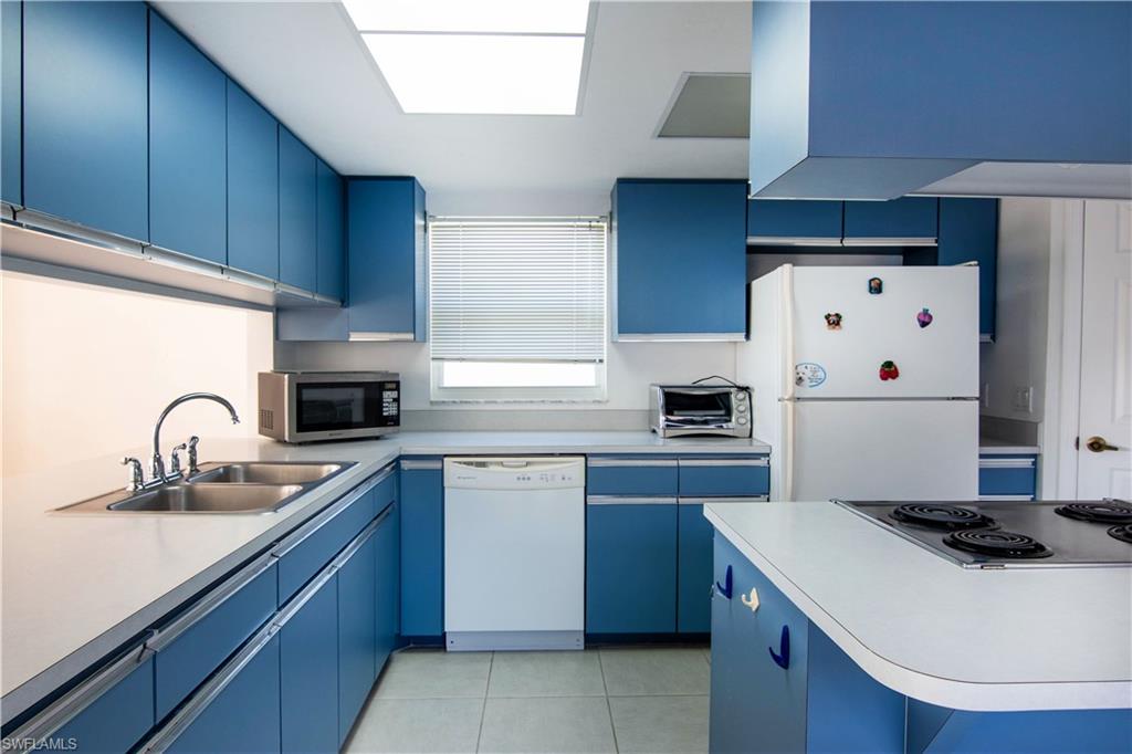 SABAL SPRINGS GOLF AND RACQUET CLUB - Residential