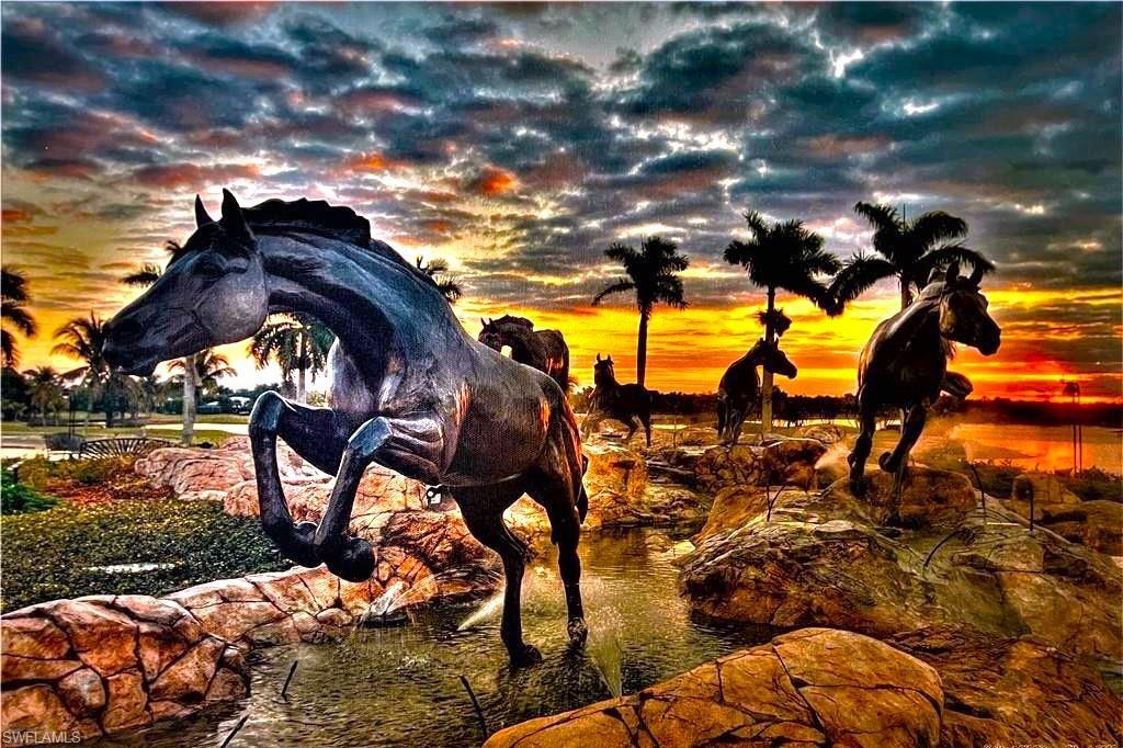 MOORGATE POINT - Residential